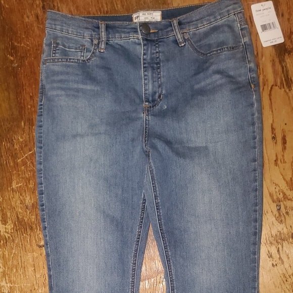 Free People Gummy High Rise Roller skinny cropped stretch Jeans dusty blue - Picture 6 of 16